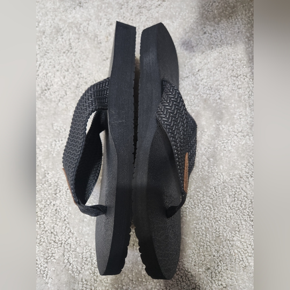 Flip Flops - Picture 4 of 7